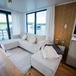 Exklusives Hausboot Pina Woma D13 Fürstenberg-Havel