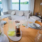 Exklusives Hausboot Pina Woma D13