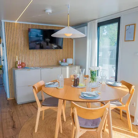 Exklusives Hausboot Pina Woma D13 * Fürstenberg-Havel