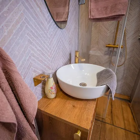 Exklusives Hausboot Pina Woma D13 *