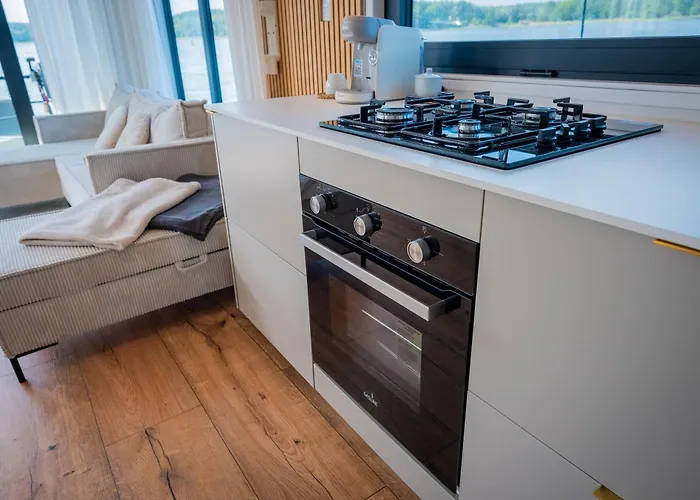 Exklusives Hausboot Pina Woma D13