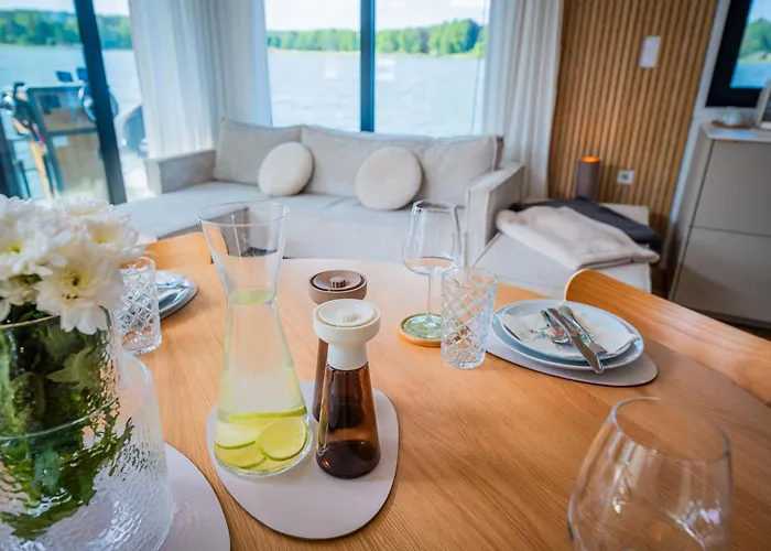 Exklusives Hausboot Pina Woma D13 بوتيل