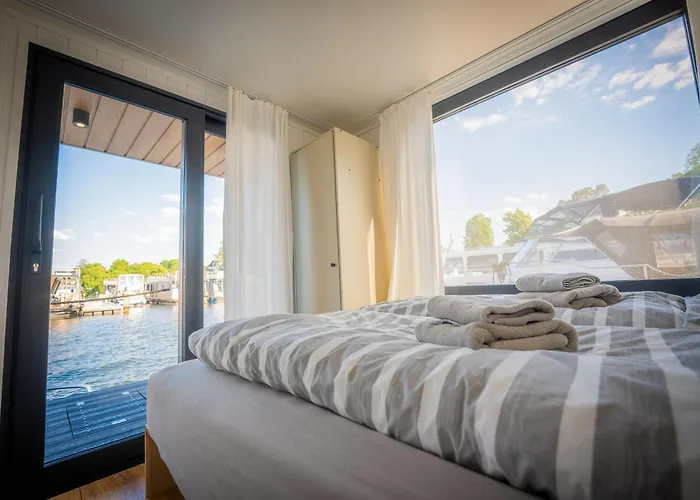 Exklusives Hausboot Pina Woma D13 بوتيل *