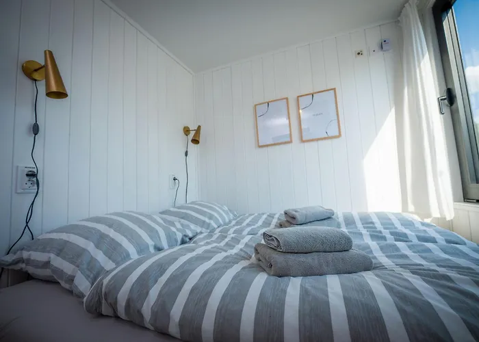 بوتيل Exklusives Hausboot Pina Woma D13