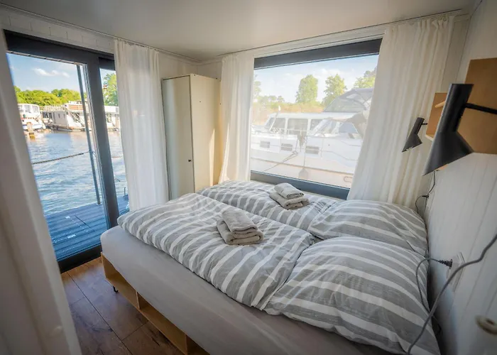 Exklusives Hausboot Pina Woma D13 * Fürstenberg-Havel