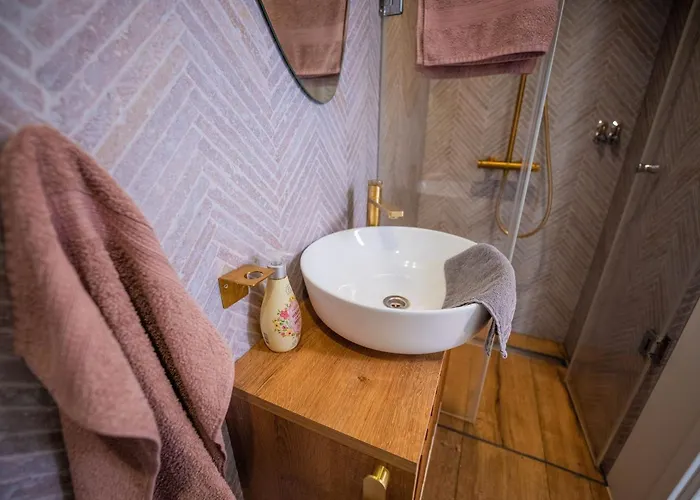 Exklusives Hausboot Pina Woma D13 *